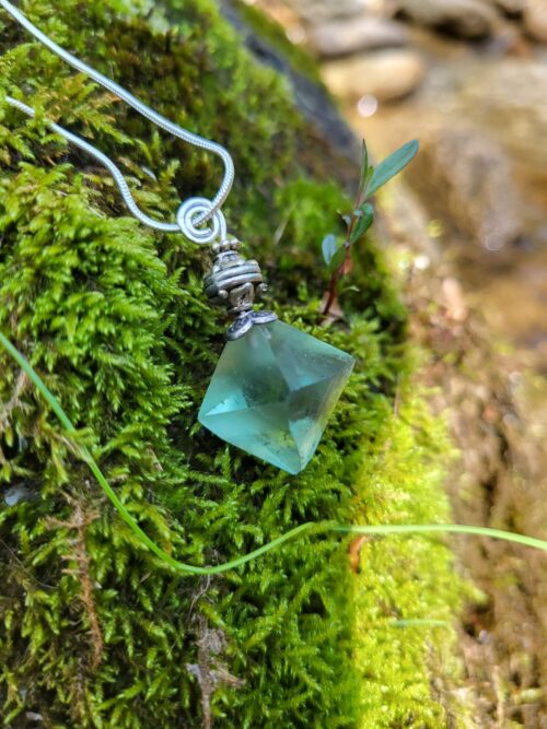 Unica Collana Artigianale di Fluorite:  Energia Naturale - Image 2