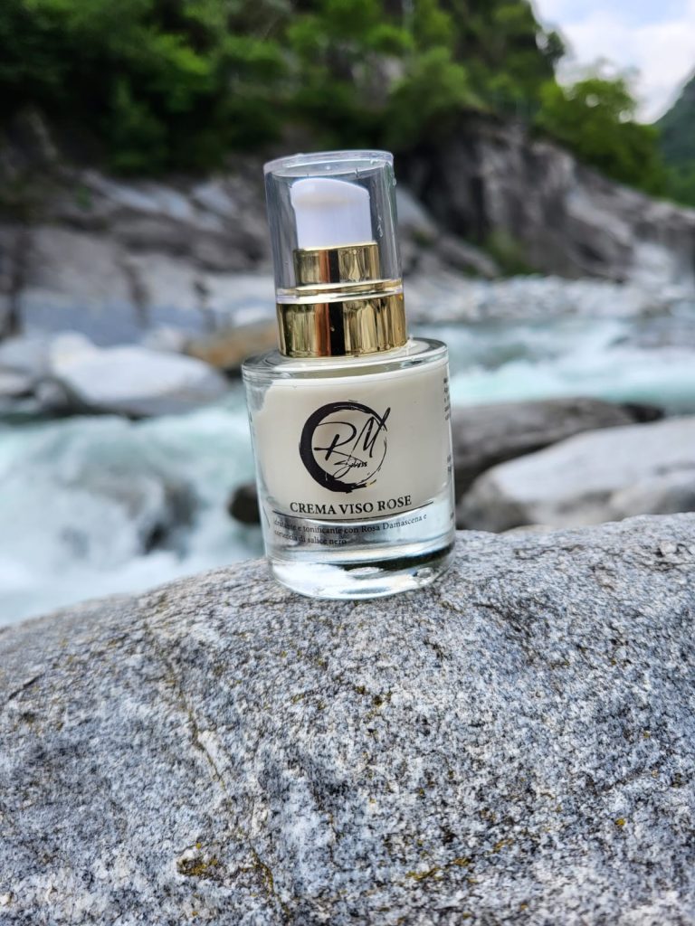 Rosen-Gesichtscreme